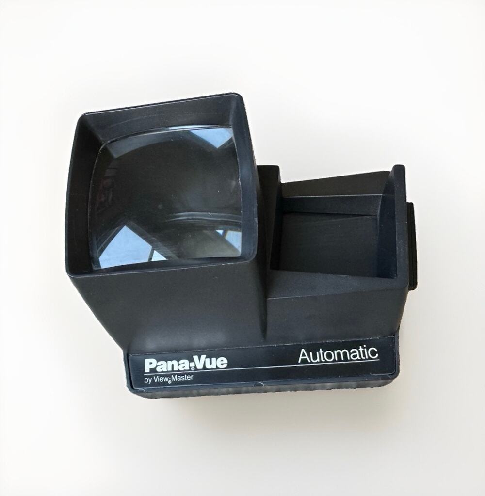 Pana-Vue Automatic View-Master 2x2 Slide Viewer Vintage Illuminated Slide Viewer